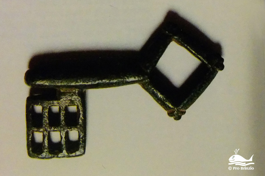 Chiave probabilmente medievale (conservata presso i Musei Civici di Varese) chiave 20150421