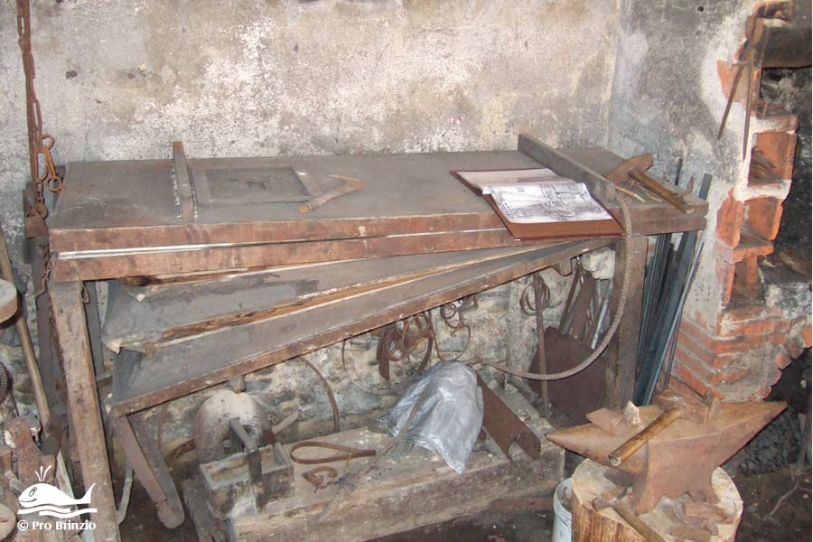Vista interna della butega dur farée butega faree 1102