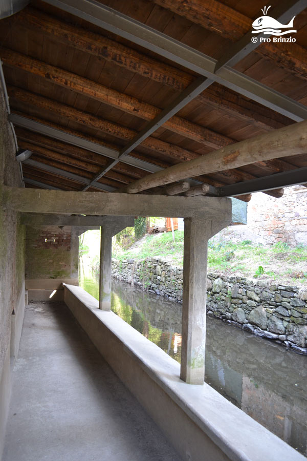 Antico lavatoio lavatoio interno 2106